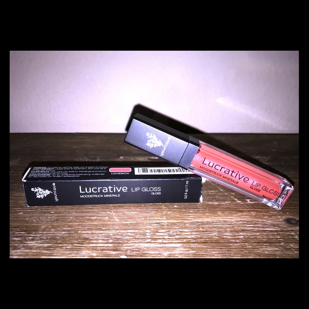 Younique moonstruck lucrative lip lovesick